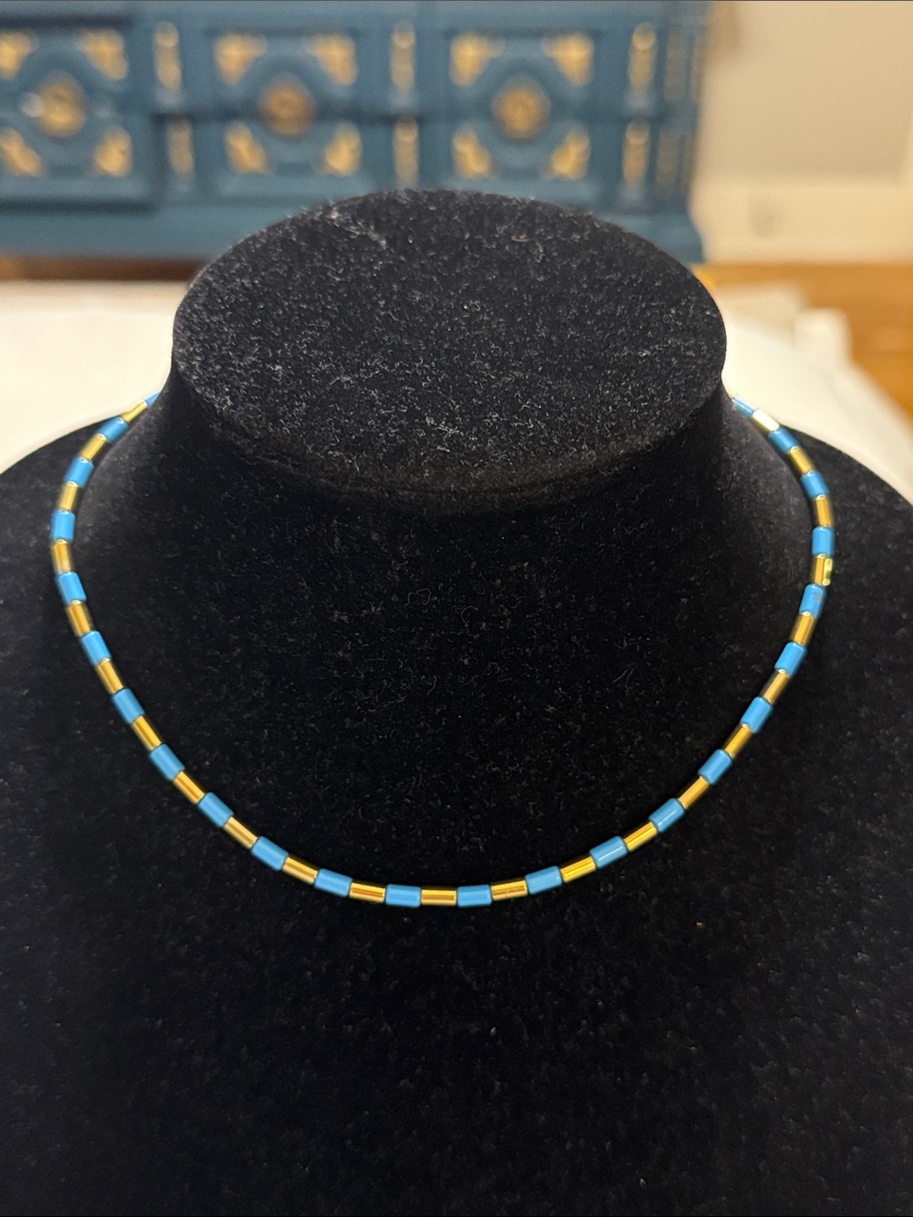 Vintage Southwestern Gold Tone Turquoise Blue Beaded Choker Necklace